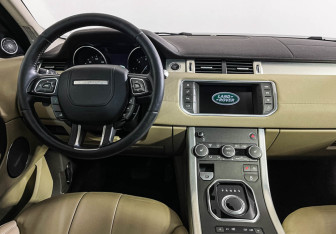 Подержанный автомобиль Land Rover Range Rover Evoque 2015 года (12 фото)