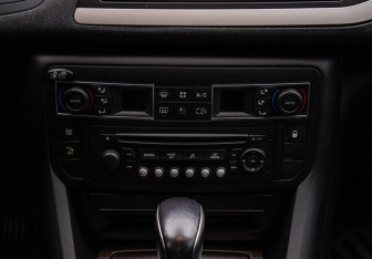 Подержанный автомобиль Citroen C5 Wagon 2011 года (14 фото)