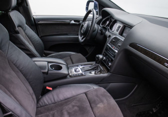 Подержанный автомобиль Audi Q7 2013 года (9 фото)