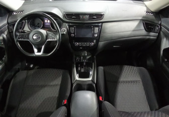 Подержанный автомобиль Nissan X-Trail 2018 года (11 фото)