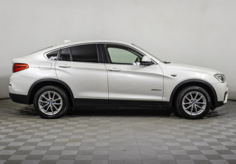 Подержанный автомобиль BMW X4 2016 года (4 фото)