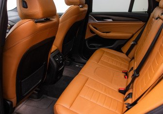 Подержанный автомобиль BMW X3 2021 года (11 фото)