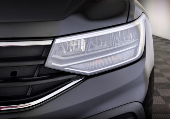 Подержанный автомобиль Volkswagen Tiguan 2021 года (17 фото)