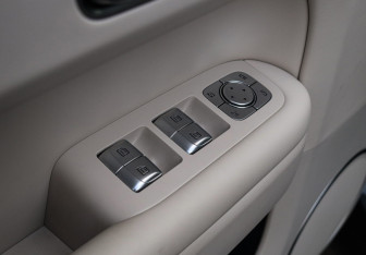 Подержанный автомобиль LiXiang L6 2024 года (19 фото)