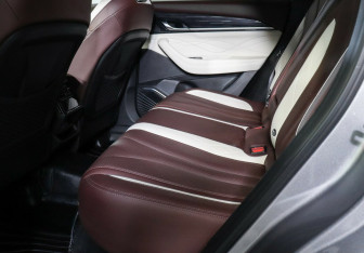 Подержанный автомобиль Geely Monjaro 2022 года (29 фото)