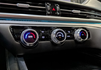 Подержанный автомобиль Changan CS95 2023 года (21 фото)