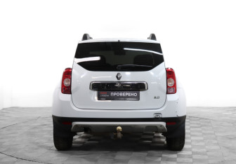 Подержанный автомобиль Renault Duster 2014 года (6 фото)