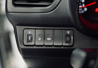 Подержанный автомобиль Kia Rio Sedan 2017 года (20 фото)