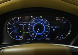 Подержанный автомобиль Cadillac Escalade Suv 2016 года (14 фото)