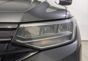 Подержанный автомобиль Volkswagen Tiguan 2021 года (11 фото)