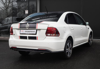 Подержанный автомобиль Volkswagen Polo Sedan 2016 года (4 фото)