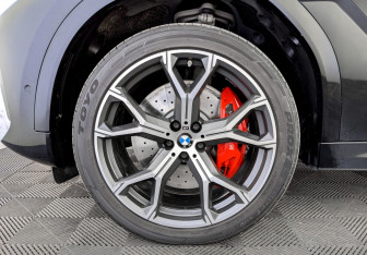 Подержанный автомобиль BMW X6 2020 года (18 фото)