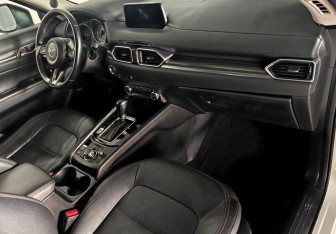 Подержанный автомобиль Mazda CX-5 2018 года (11 фото)