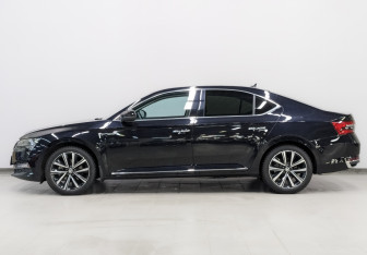 Подержанный автомобиль Skoda Superb Liftback 2025 года (9 фото)
