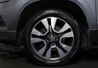 Подержанный автомобиль Skoda Karoq 2021 года (21 фото)