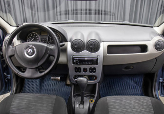 Подержанный автомобиль Renault Logan Sedan 2010 года (13 фото)