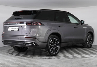 Подержанный автомобиль Jaecoo J8 2024 года (5 фото)