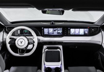 Подержанный автомобиль Voyah Free 2024 года (17 фото)