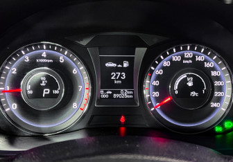 Подержанный автомобиль Hyundai i40 Sedan 2014 года (18 фото)