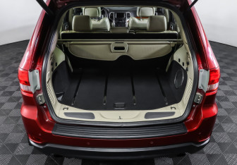 Подержанный автомобиль Jeep Grand Cherokee 2013 года (10 фото)