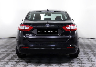 Подержанный автомобиль Ford Mondeo Sedan 2017 года (6 фото)