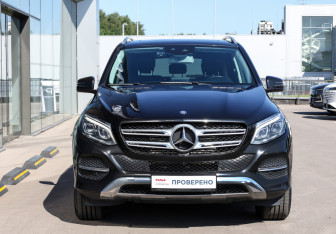 Подержанный автомобиль Mercedes-Benz GLE 2016 года (2 фото)