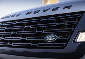 Подержанный автомобиль Land Rover Range Rover 2024 года (2 фото)