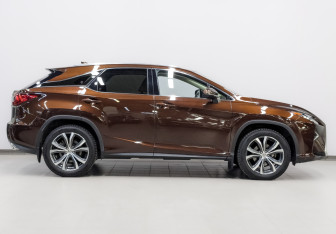 Подержанный автомобиль Lexus RX 2017 года (4 фото)