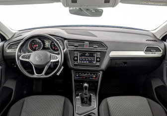 Подержанный автомобиль Volkswagen Tiguan 2021 года (14 фото)