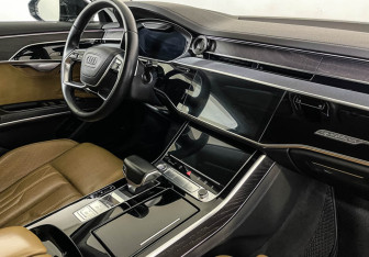 Подержанный автомобиль Audi A8 2018 года (9 фото)
