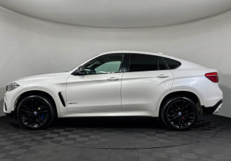 Подержанный автомобиль BMW X6 2018 года (5 фото)