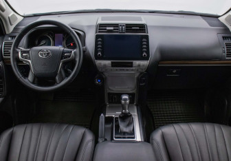 Подержанный автомобиль Toyota Land Cruiser Prado 2021 года (13 фото)