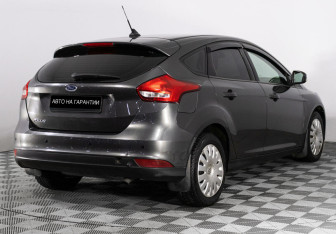 Подержанный автомобиль Ford Focus Hatchback 2018 года (5 фото)