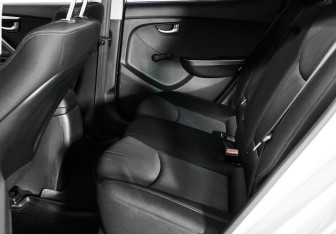 Подержанный автомобиль Hyundai Elantra Sedan 2014 года (9 фото)