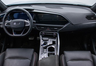 Подержанный автомобиль Geely Tugella 2023 года (13 фото)
