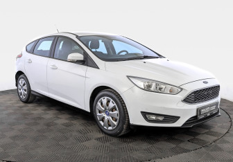 Подержанный автомобиль Ford Focus Hatchback 2018 года (3 фото)