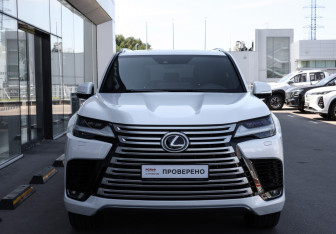 Подержанный автомобиль Lexus LX 2022 года (2 фото)