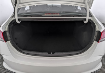 Подержанный автомобиль Hyundai Solaris Sedan 2021 года (10 фото)