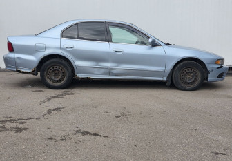 Подержанный автомобиль Mitsubishi Galant Sedan 2003 года (4 фото)