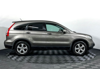 Подержанный автомобиль Honda CR-V 2008 года (4 фото)