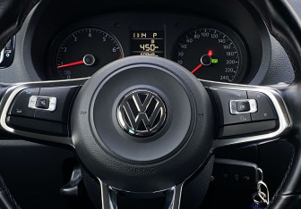 Подержанный автомобиль Volkswagen Polo Sedan 2018 года (15 фото)