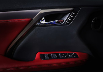 Подержанный автомобиль Lexus RX 2017 года (21 фото)