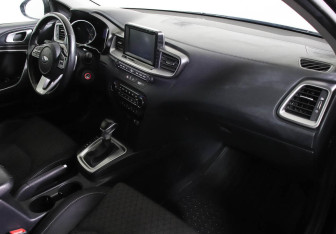 Подержанный автомобиль Kia Ceed Wagon 2019 года (5 фото)