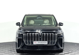 Подержанный автомобиль Voyah Dream 2023 года (2 фото)