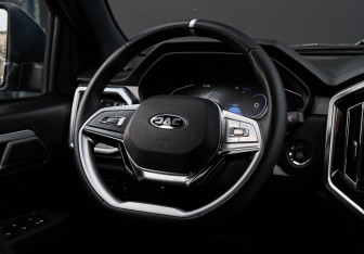 Подержанный автомобиль JAC T9 2024 года (12 фото)