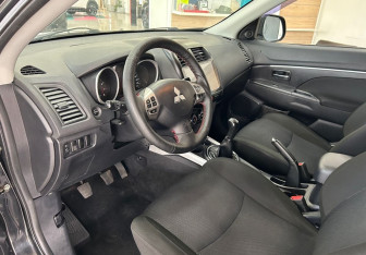 Подержанный автомобиль Mitsubishi ASX 2011 года (9 фото)