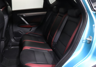 Подержанный автомобиль Geely Coolray 2023 года (10 фото)