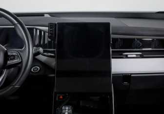 Подержанный автомобиль Geely Atlas 2023 года (13 фото)