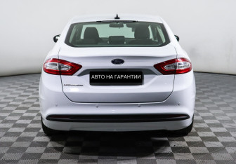 Подержанный автомобиль Ford Mondeo Sedan 2018 года (4 фото)