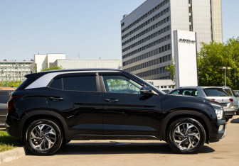 Подержанный автомобиль Hyundai Creta 2021 года (3 фото)